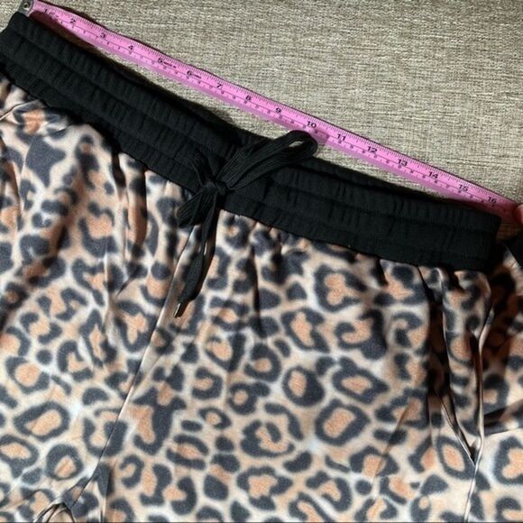 Leopard Animal Print Joggers - Women’s XL - Picture 5 of 8